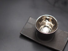 將圖片載入圖庫檢視器 橋本忍 錆黒ぐい飲み&茶托