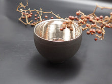 將圖片載入圖庫檢視器 橋本忍 錆黒白金彩碗